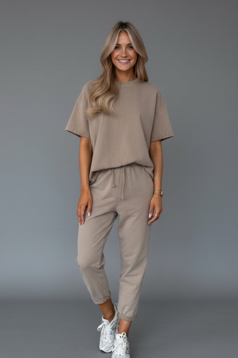 CONJUNTO CAMISETA Y PANTALÓN