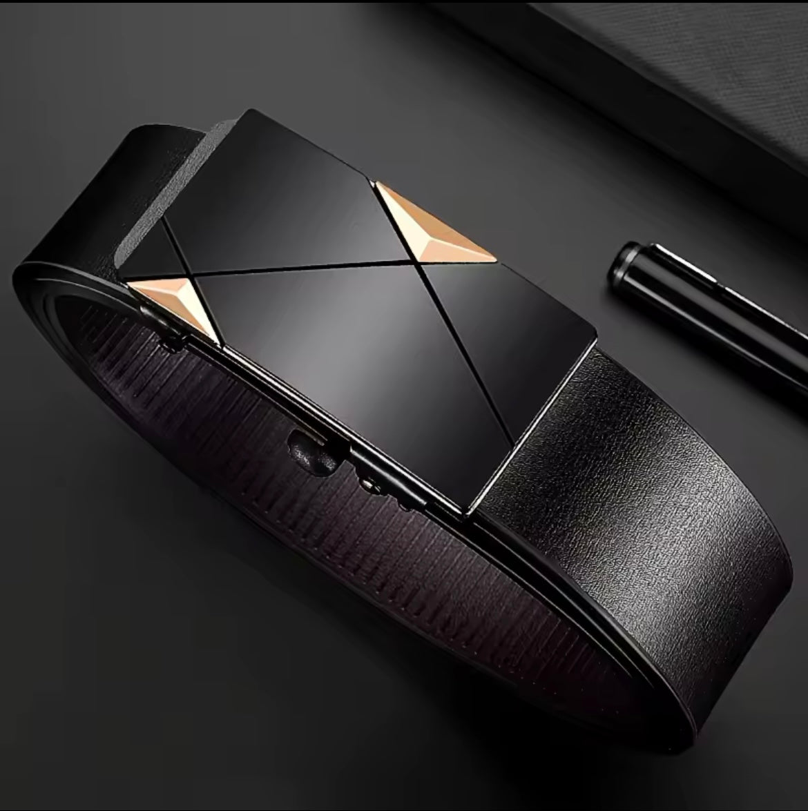CINTURÓN DE CUERO ELEGANTE PARA HOMBRE