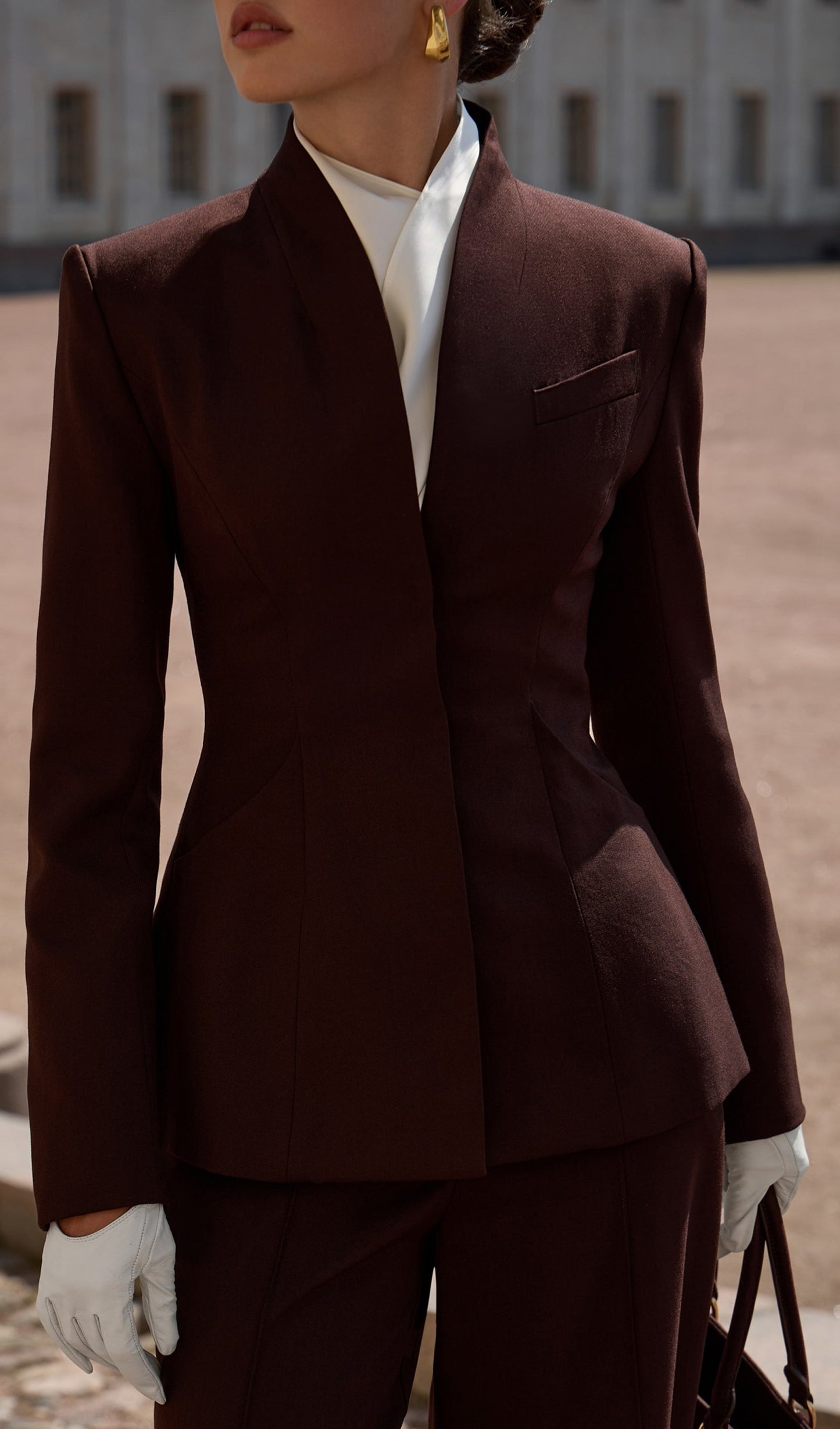 CONJUNTO DE CHAQUETA Y PANTALÓN