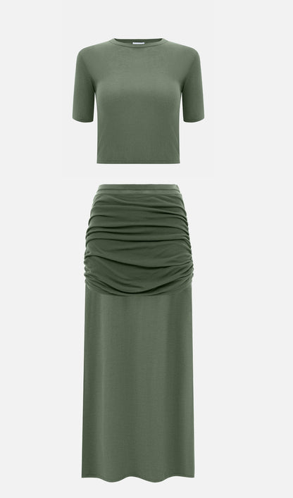 CONJUNTO CON TOP Y FALDA MIDI
