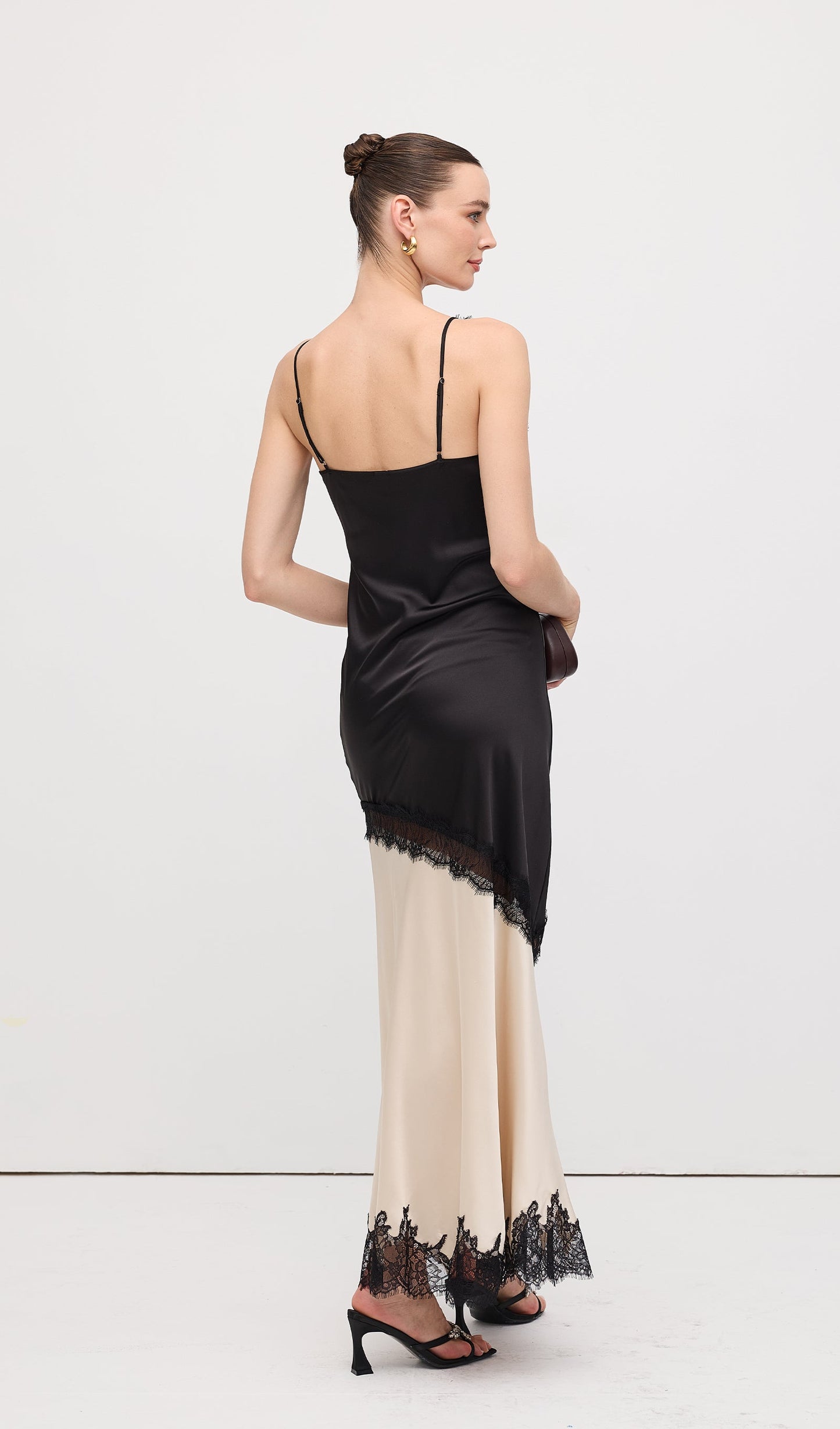VESTIDO LARGO CON ENCAJE
