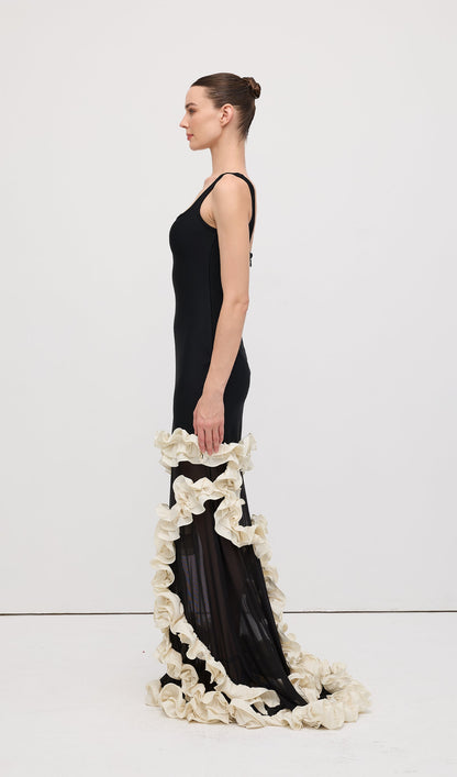VESTIDO AJUSTADO CON VOLANTES