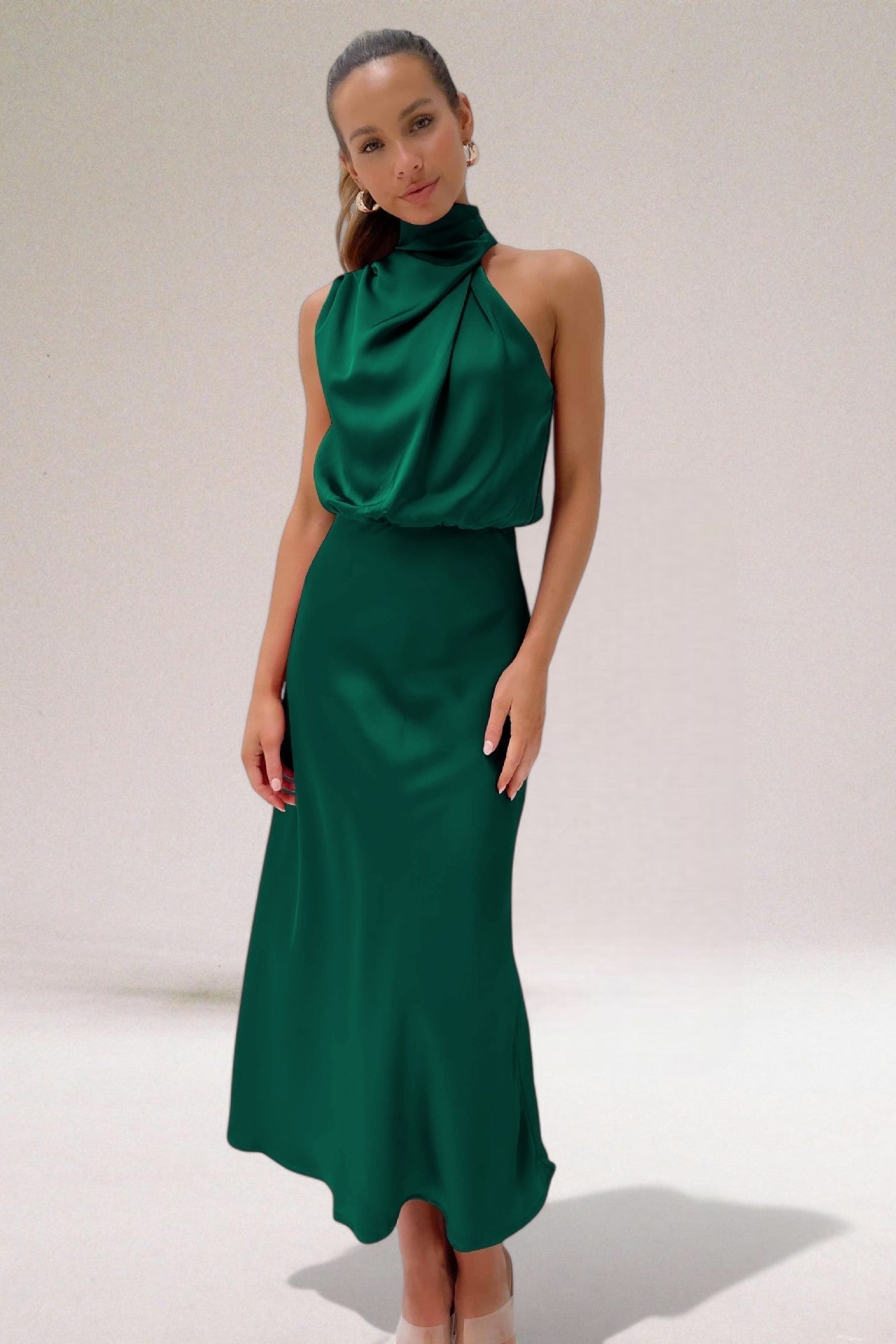Elara – Vestido de Noche de Satén Elegante