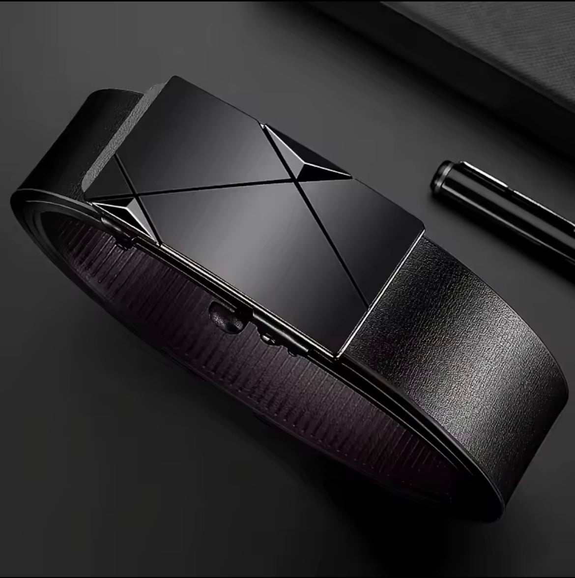 CINTURÓN DE CUERO ELEGANTE PARA HOMBRE