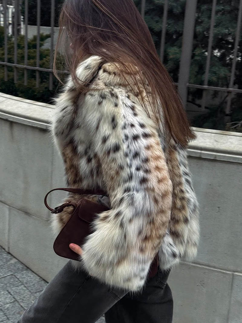 Velvet  – Chaqueta de pelo sintético con estampado felino