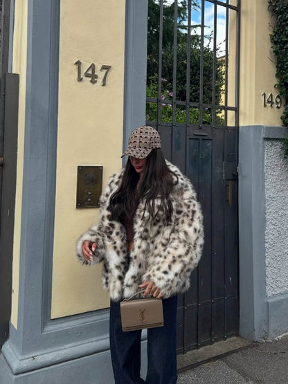 Velvet  – Chaqueta de pelo sintético con estampado felino