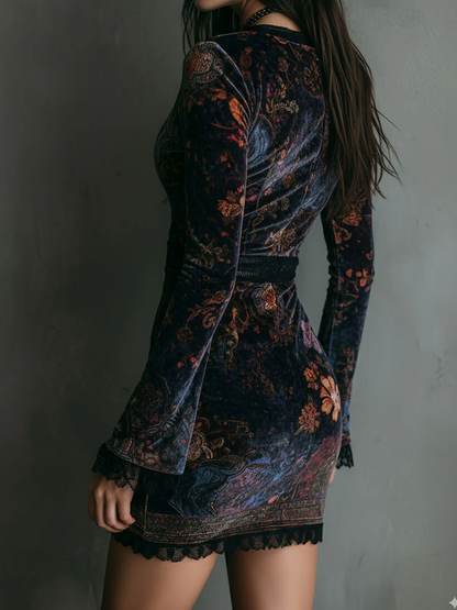 VESTIDO MINI DE VELVET SLIM FIT CON ENCAJE Y ESTAMPADO FLORAL SERENA
