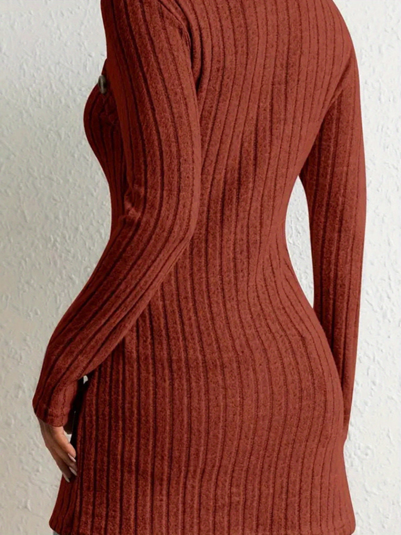 TOP CALYRA | CUELLO CUADRADO ELEGANTE