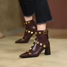 BOTINES DE TACÓN GRUESO DE CUERO